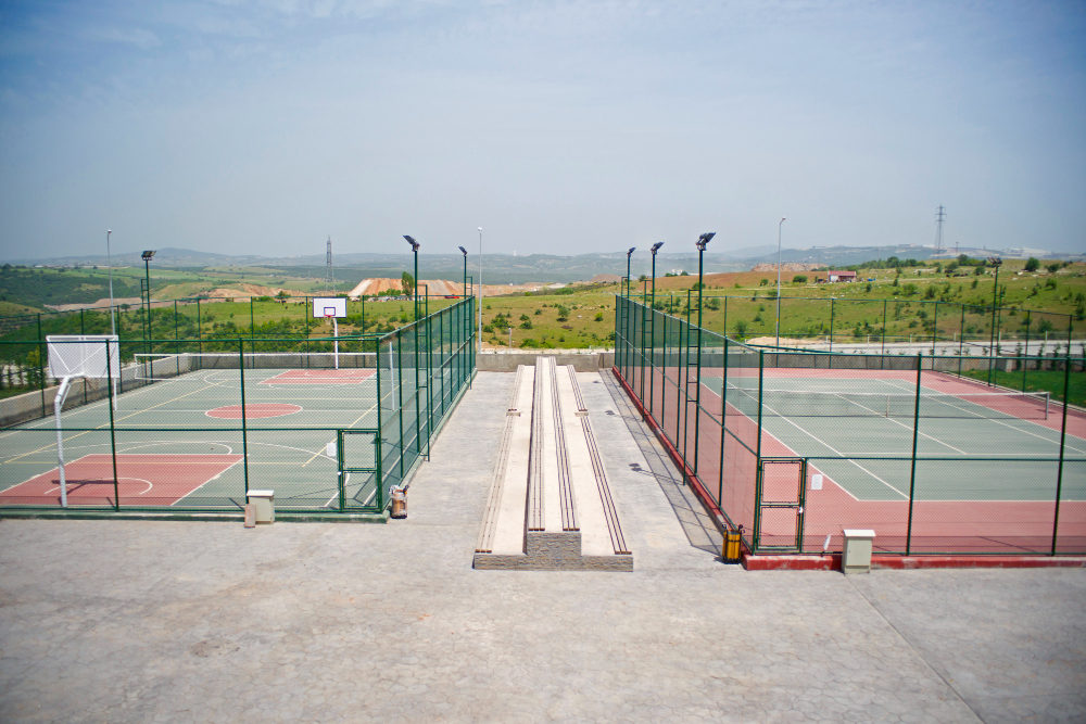 Construir Multicancha deportiva para Instalaciones de Canchas Deportivas Escolares en Chile Región de Arica y Paranicota Ciudad de Arica Región de Tarapacá Ciudad de Iquique y Alto Hospicio, en menor medida Pozo Almonte Región de Antofagasta Ciudad de Antofagasta, Calama y Tocopilla Región de Atacama Ciudad de Copiapó y Vallenar Región de Coquimbo Ciudad de Coquimbo, La Serena y Ovalle 