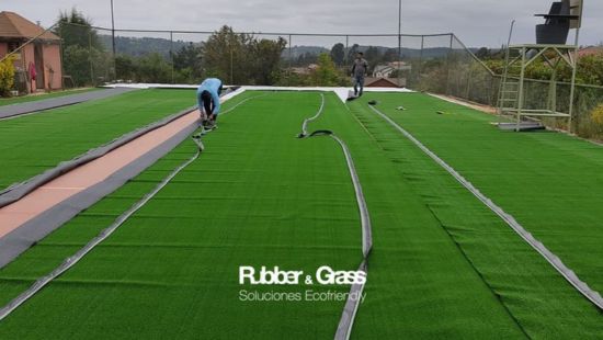 pasto sintético en las Canchas Deportivas