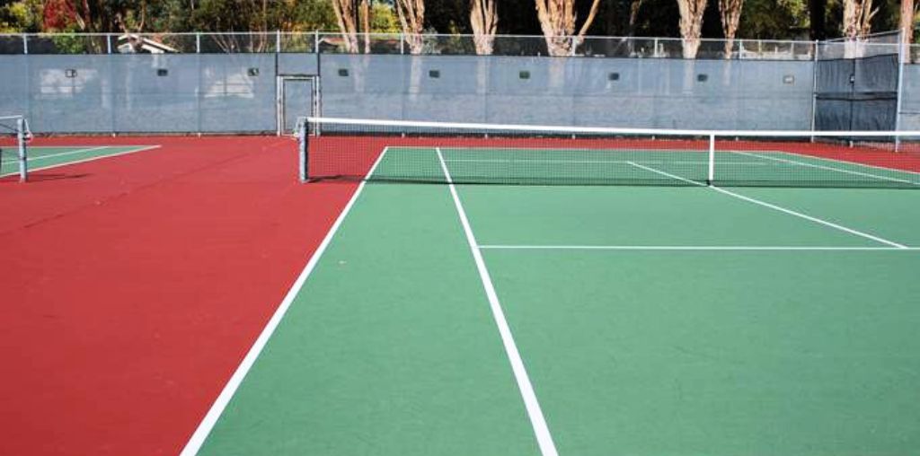 construir una cancha de tenis