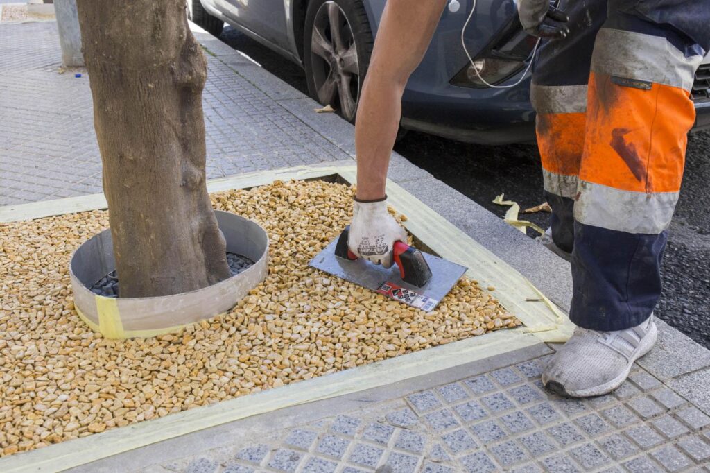 Alcorques personalizados en Chile: Protege tus áreas verdes con diseño y durabilidad. ¡Cotiza hoy con Rubber and Grass!